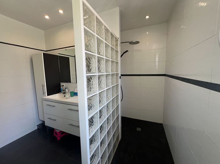 Image No.7-3 Bed House for sale
