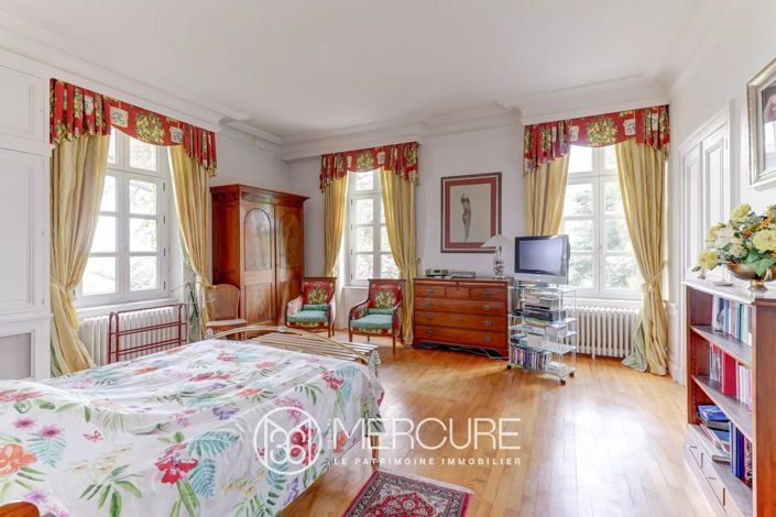 Image No.10-8 Bed House for sale