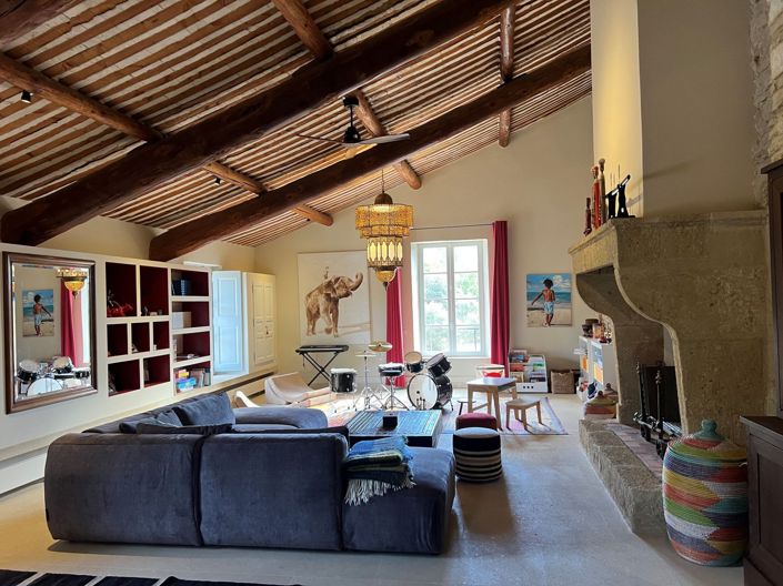 Image No.19-6 Bed Property for sale