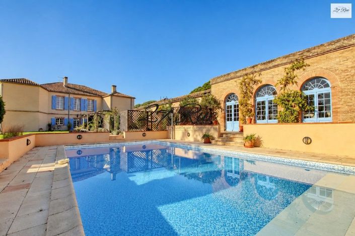 Image No.4-9 Bed Property for sale