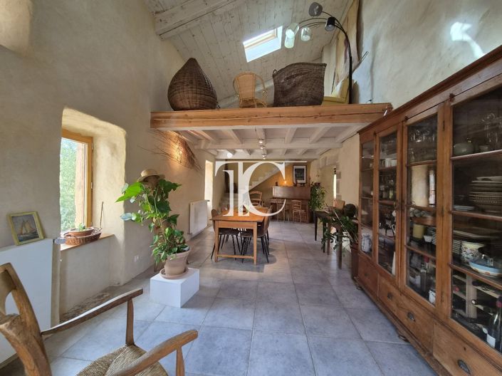 Image No.5-7 Bed House for sale