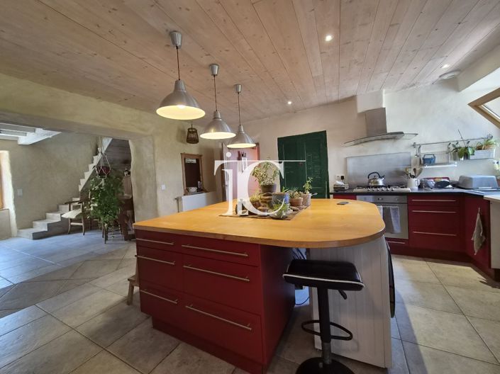 Image No.9-7 Bed House for sale