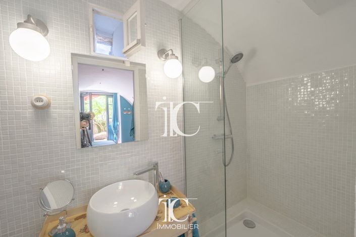 Image No.22-7 Bed House for sale