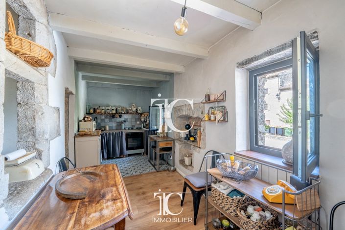 Image No.8-7 Bed House for sale