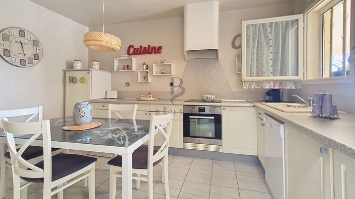 Image No.12-5 Bed House for sale