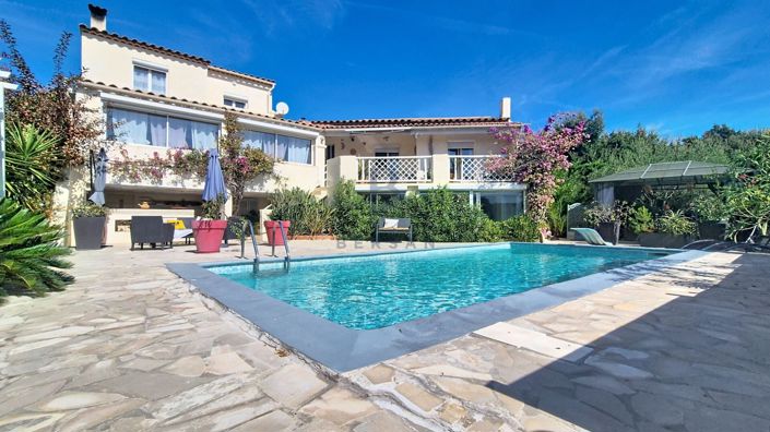 Image No.2-5 Bed House for sale