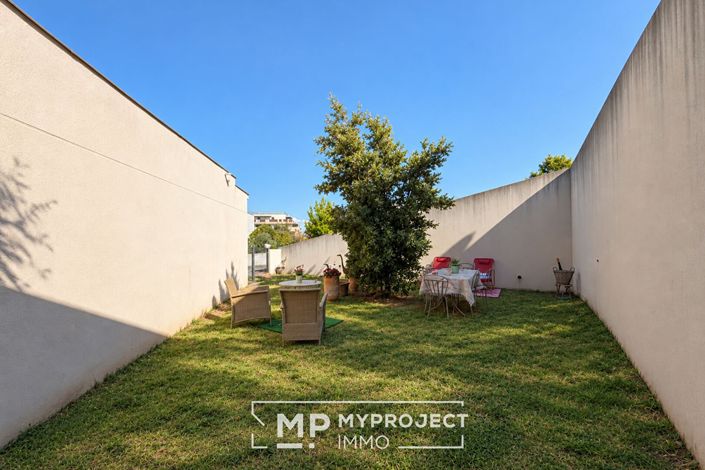 Image No.10-2 Bed House for sale