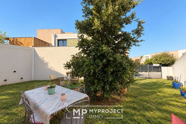 Image No.11-2 Bed House for sale