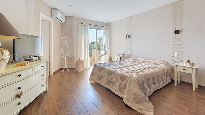 Image No.19-4 Bed House for sale
