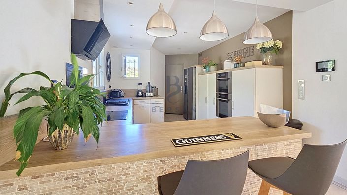 Image No.8-4 Bed House for sale