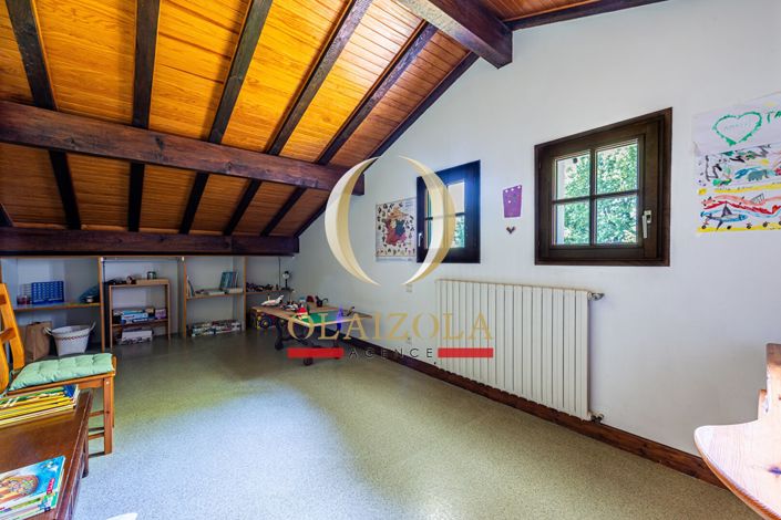 Image No.9-4 Bed House for sale