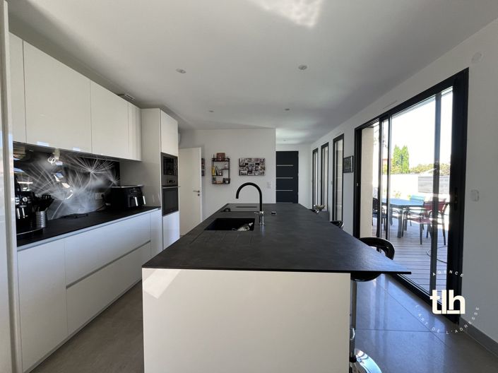 Image No.2-3 Bed House for sale