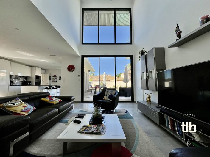 Image No.6-3 Bed House for sale