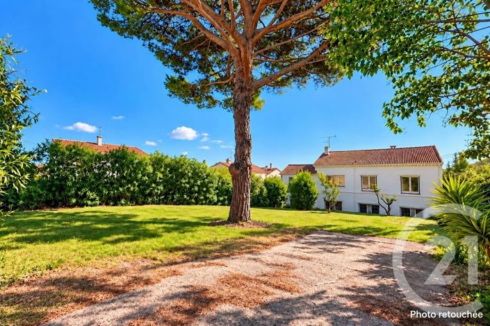 Image No.19-4 Bed House for sale