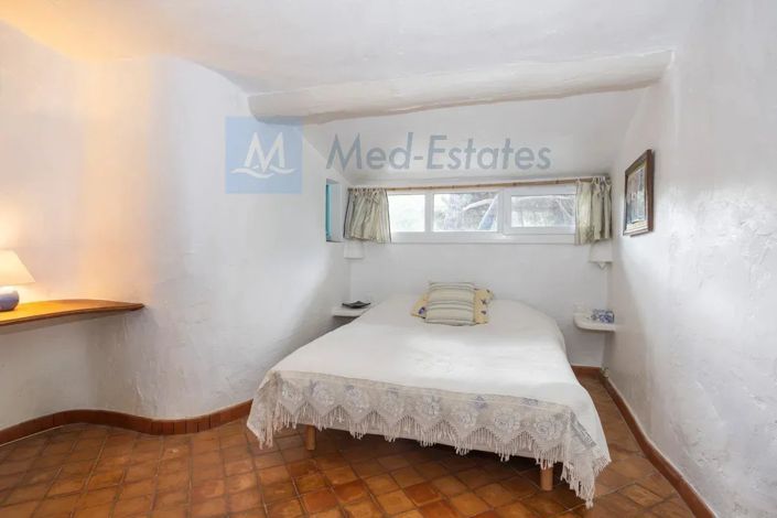 Image No.12-5 Bed House for sale