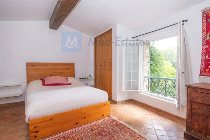 Image No.6-5 Bed House for sale