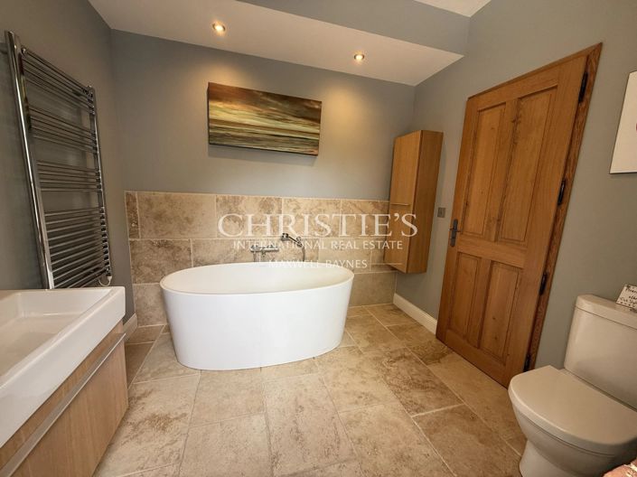Image No.13-7 Bed House for sale