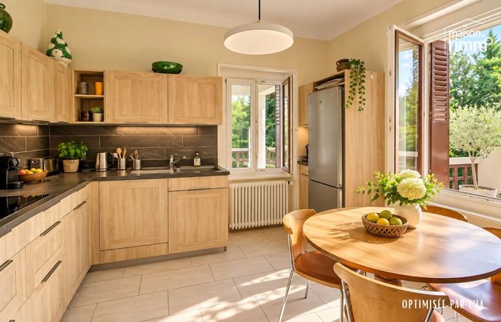 Image No.8-4 Bed House for sale