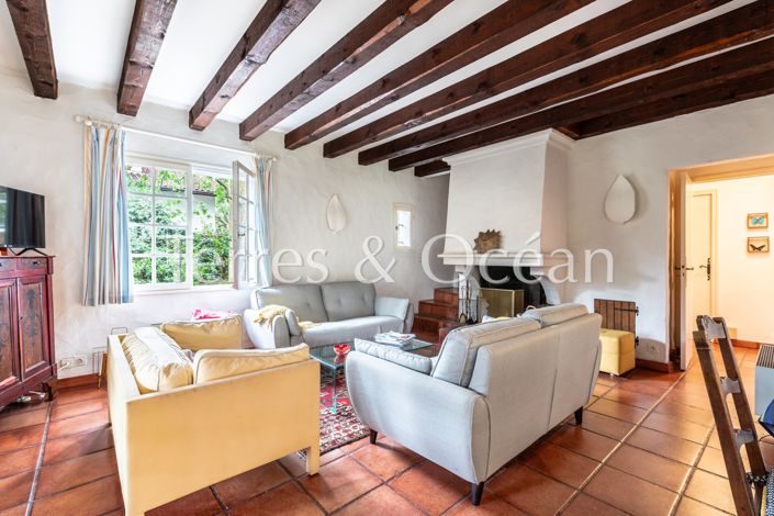 Image No.2-4 Bed House for sale