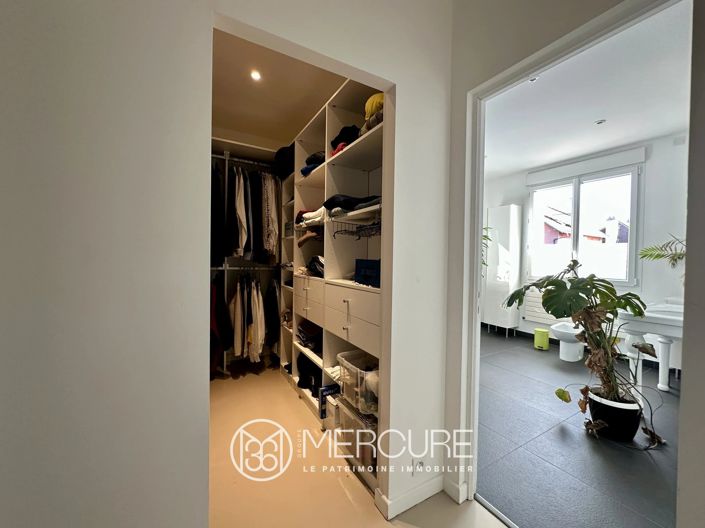 Image No.15-5 Bed House for sale