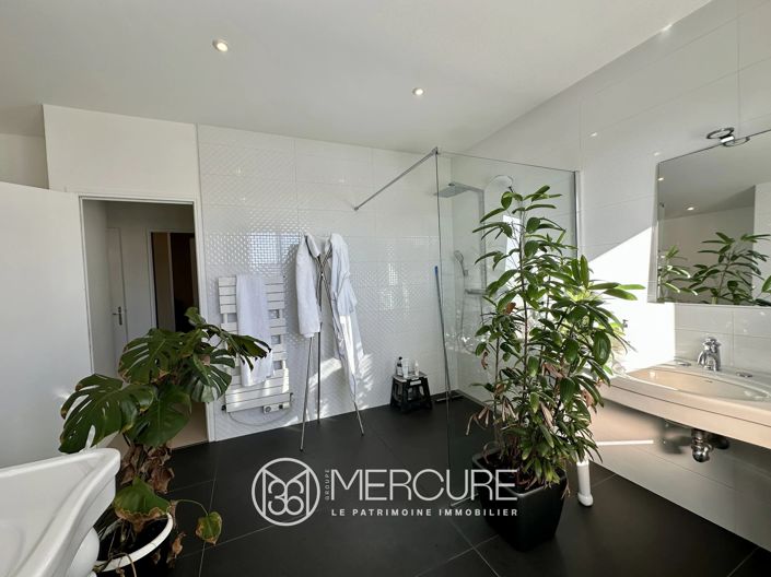 Image No.16-5 Bed House for sale