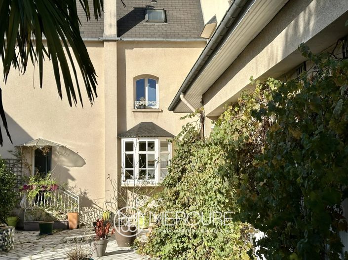 Image No.17-5 Bed House for sale