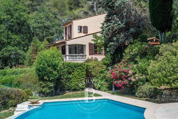 Image No.6-6 Bed House for sale