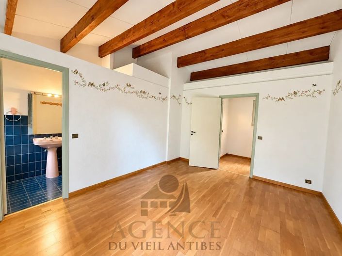 Image No.13-5 Bed House for sale