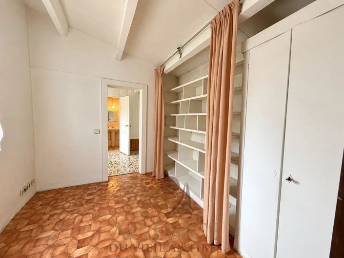 Image No.17-5 Bed House for sale