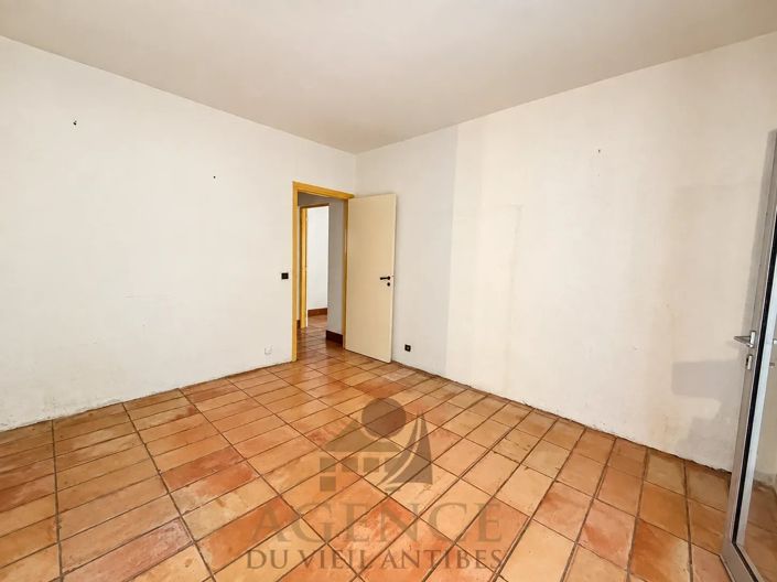 Image No.22-5 Bed House for sale