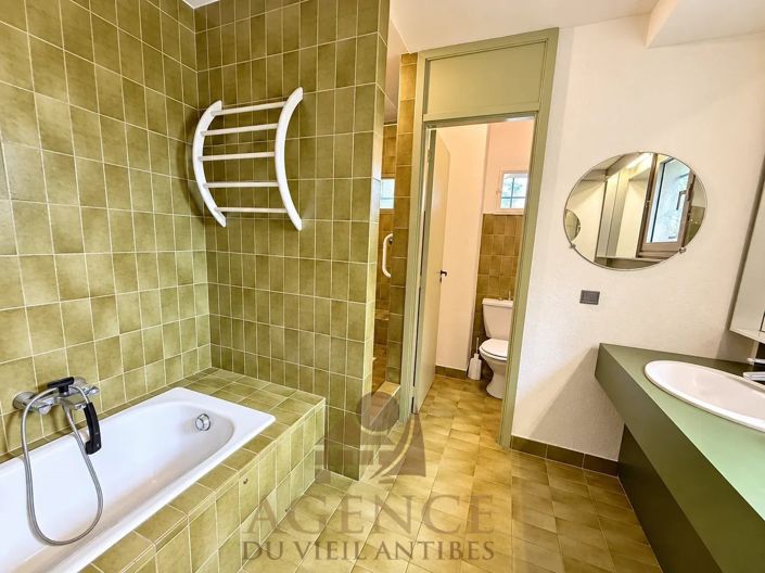 Image No.26-5 Bed House for sale
