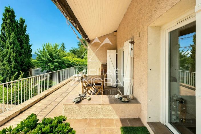 Image No.18-4 Bed House for sale