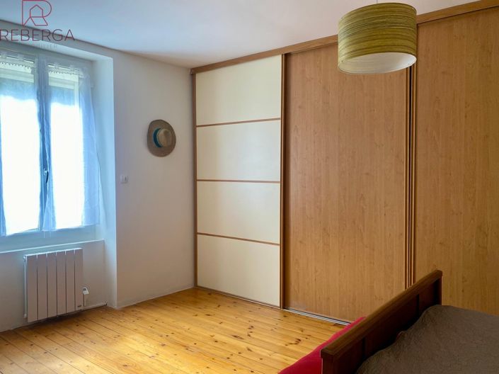 Image No.10-6 Bed House for sale