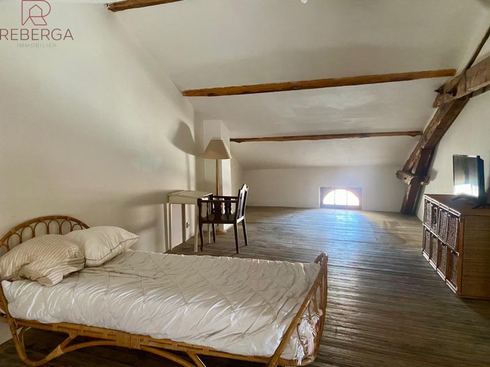 Image No.16-6 Bed House for sale