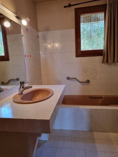 Image No.15-4 Bed House for sale