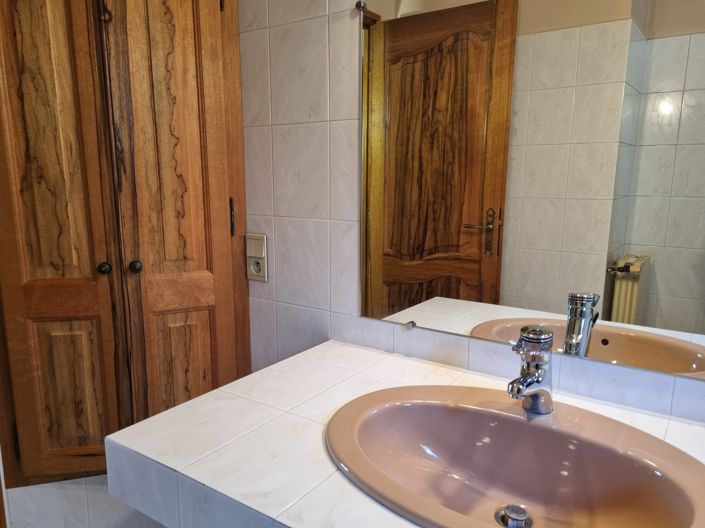 Image No.17-4 Bed House for sale