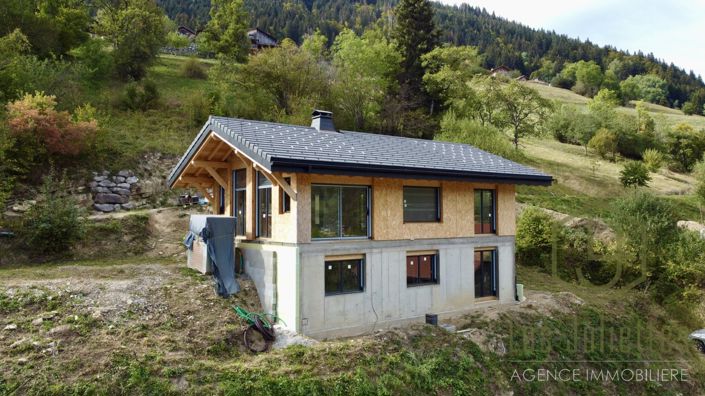 Image No.2-4 Bed House for sale