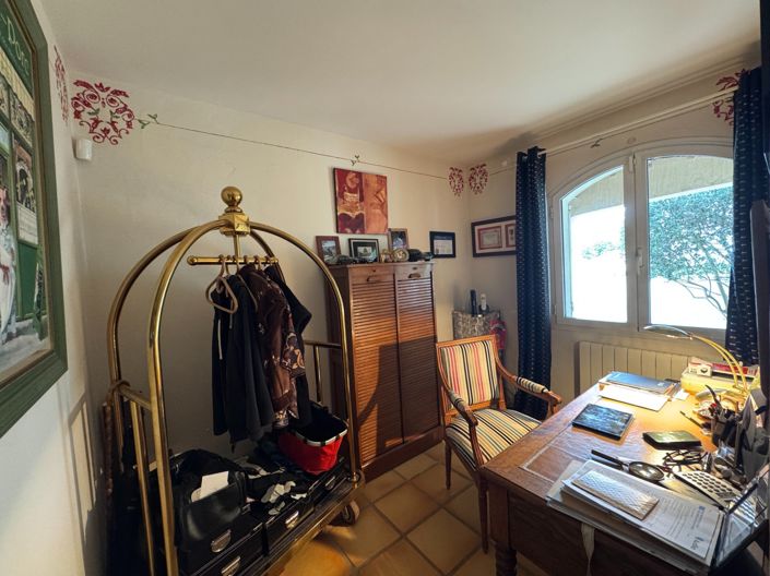 Image No.16-4 Bed House for sale