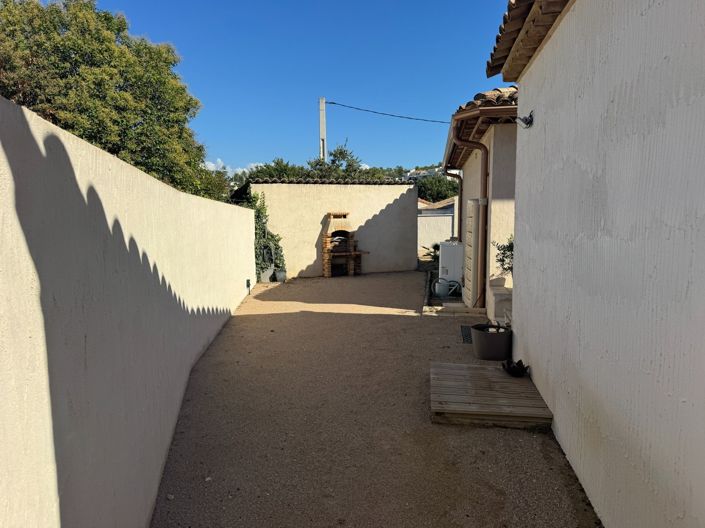 Image No.20-4 Bed House for sale