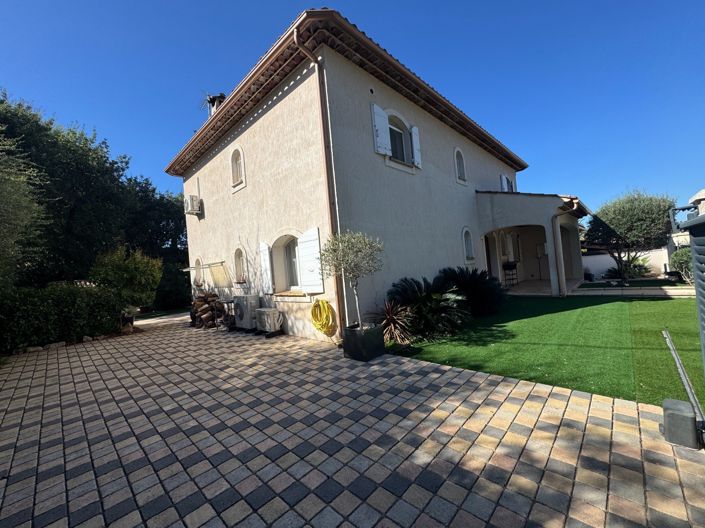 Image No.22-4 Bed House for sale