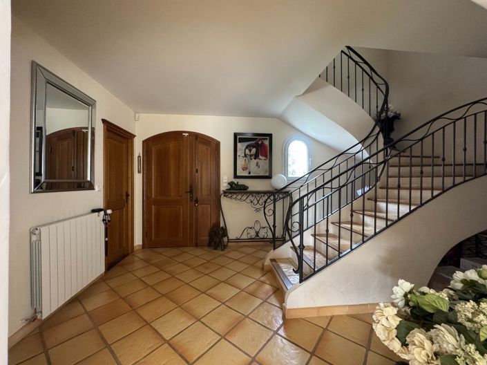 Image No.3-4 Bed House for sale