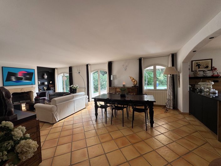 Image No.6-4 Bed House for sale