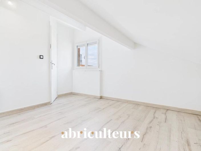 Image No.14-5 Bed House for sale