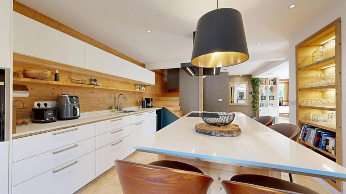Image No.19-5 Bed Property for sale