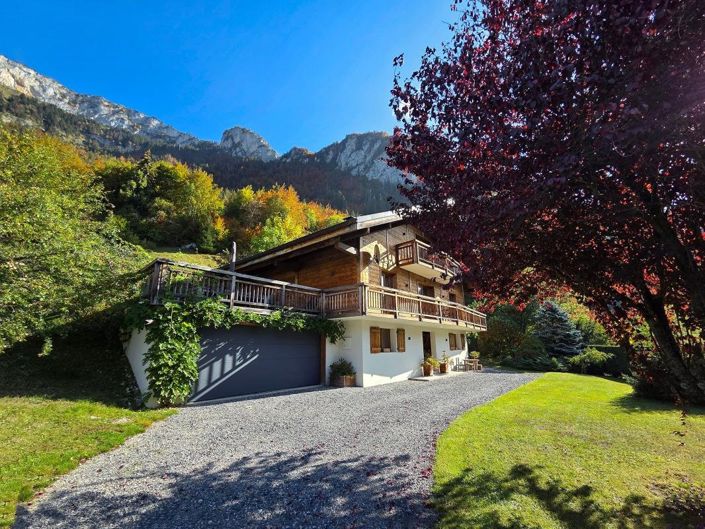 Image No.2-5 Bed Property for sale