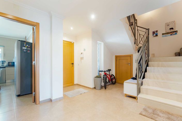 Image No.10-3 Bed House for sale