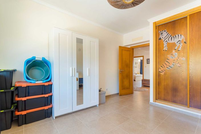 Image No.16-3 Bed House for sale