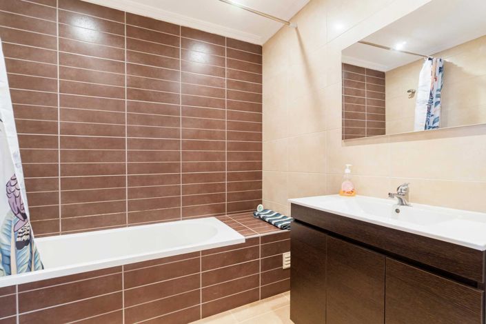 Image No.21-3 Bed House for sale