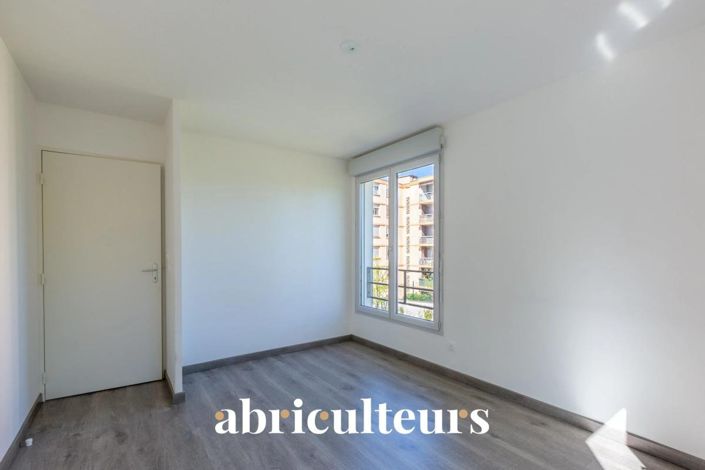 Image No.12-3 Bed Apartment for sale