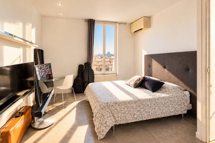 Image No.14-3 Bed Apartment for sale